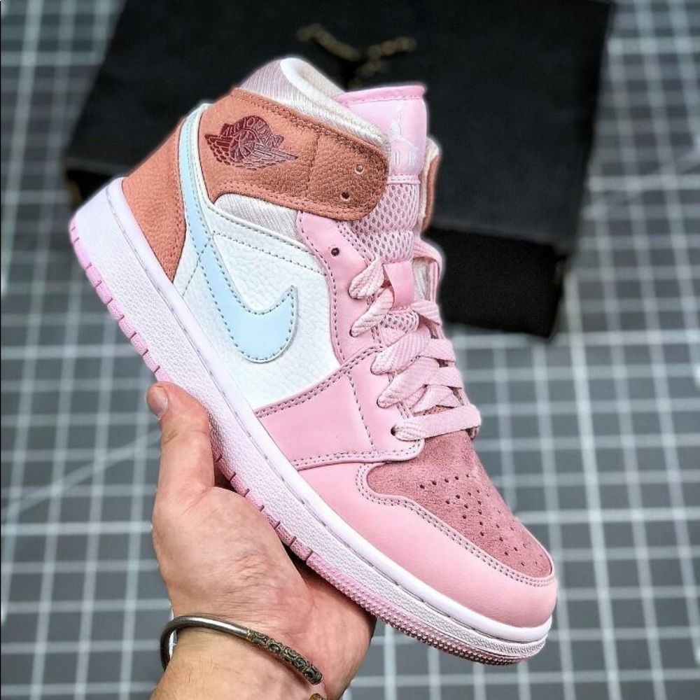 Pink nike jordans